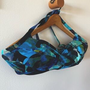 Women’s Athleta Swimsuit Top - Size 36D/DD